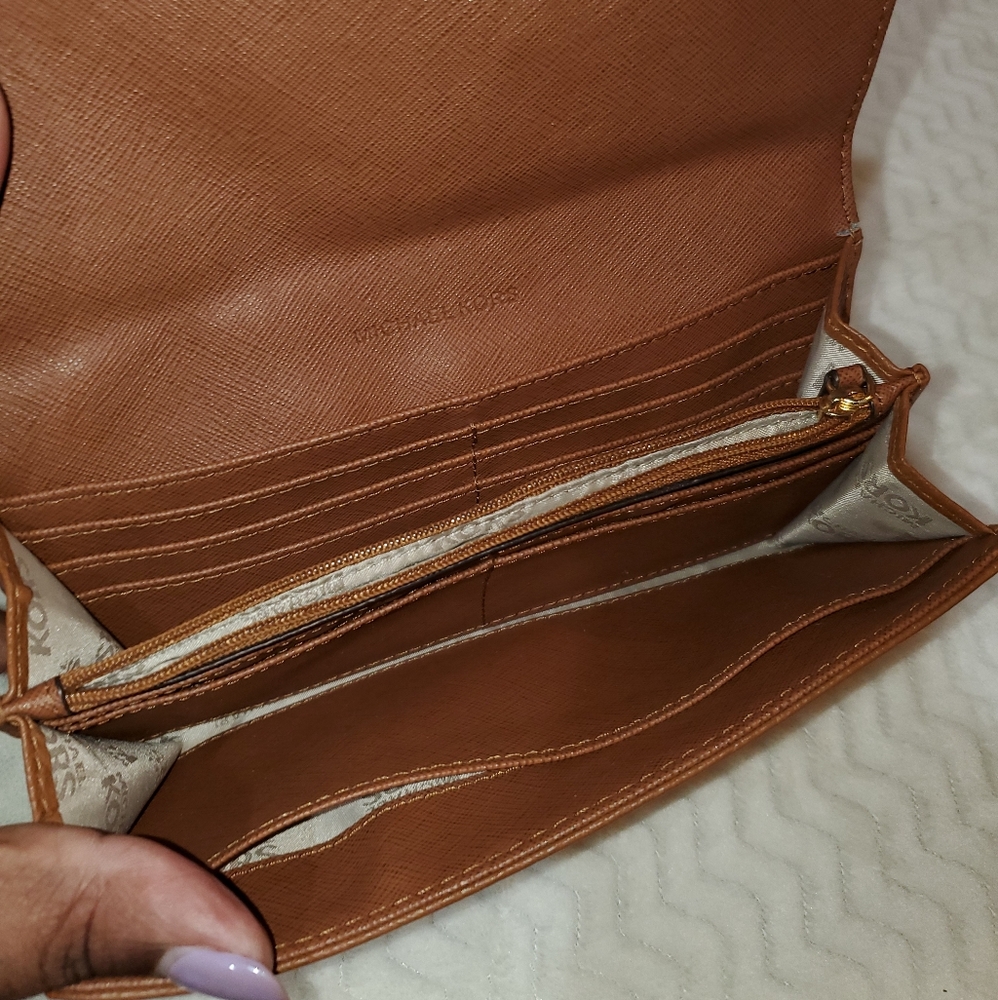 MK Wallet - Picture 2 of 2